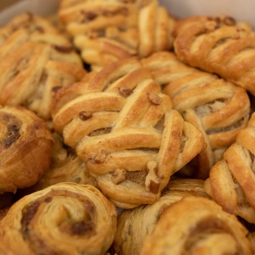 Mixed Raisins Pinwheel and Maple Pecan Plait_Box of 20_3