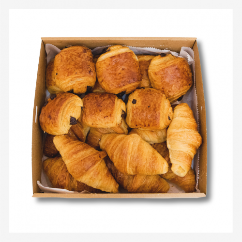 MixedMiniCroissantsandPainAuChocolat-Boxof18_74c3d7c1-a4fe-4a54-b477-5e156f00ef50